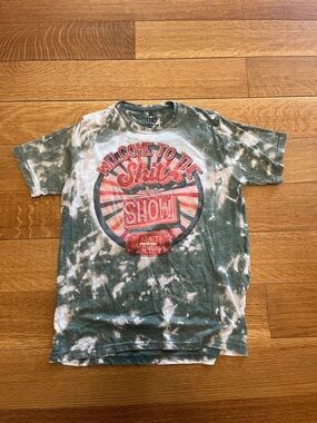 Tie-Dye Graphic Tee "Welcome to the Shit Show" - Green & White